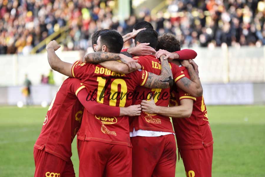 183 gol iemmello virtus francavilla esultanza bombagi 1